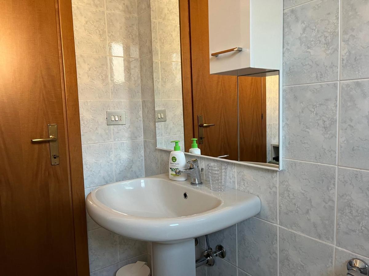 Lovely Apartment Parma Esterno foto