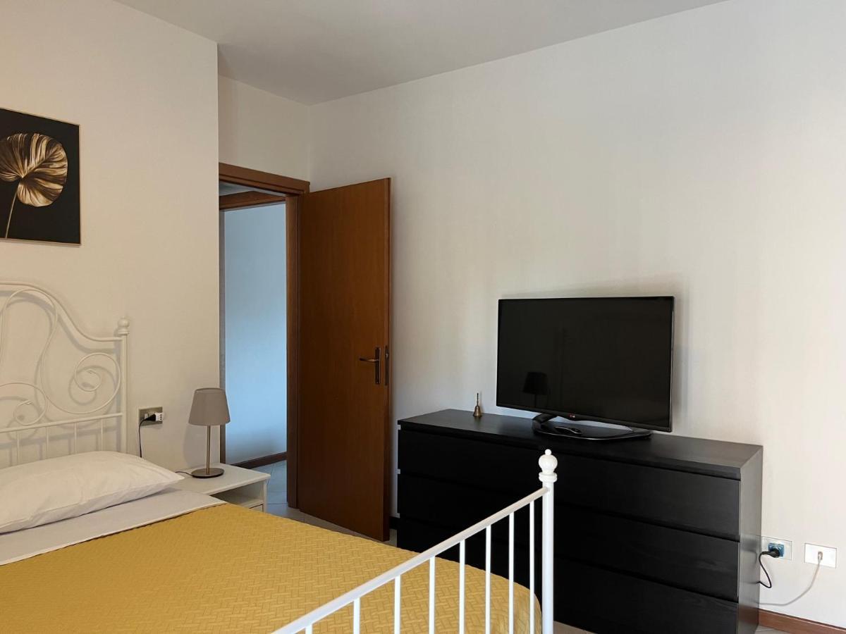 Lovely Apartment Parma Esterno foto